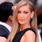 Bella Hadid w stylowym zestawie jak z lat 60. Ikona 