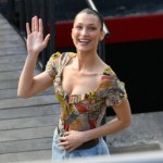 Bella Hadid zachwyca w kowbojskim wydaniu. Spodnie to nowy, modowy hit? 