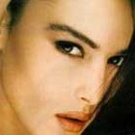 Bellucci i Zombie: Piękna i Bestia o "Matrixie"
