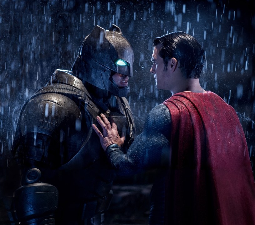 Ben Affleck i Henry Cavill w scenie z filmu "Batman v Superman: Świt sprawiedliwości" /materiały prasowe