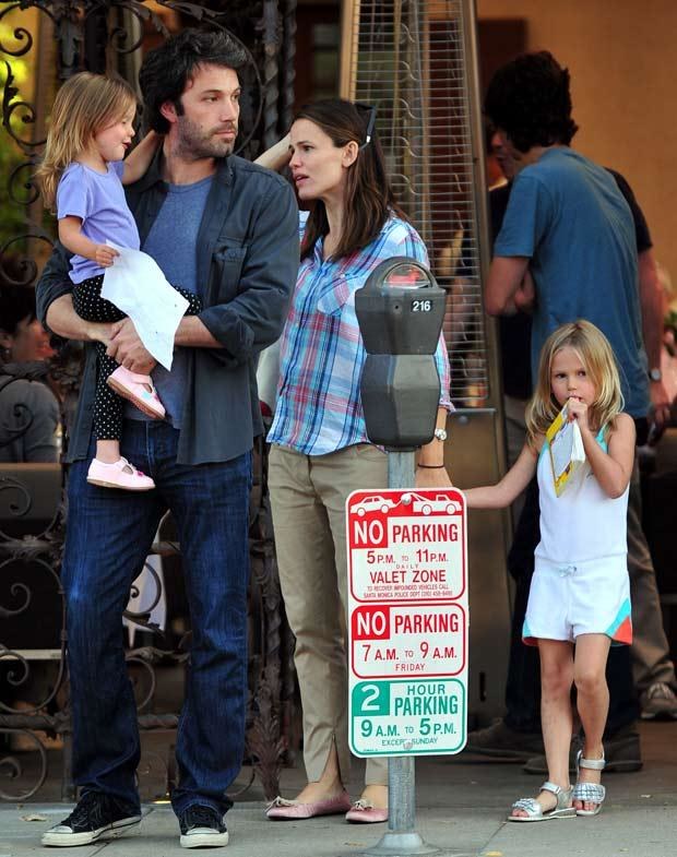 Ben Affleck i Jennifer Garner z córkami &nbsp; /Splashnews