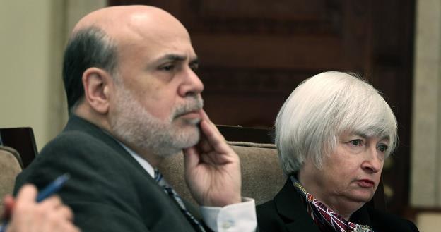 Ben Bernanke (L) i Janet Yellen, pierwsza kobieta na stanowisku szefa FED /AFP