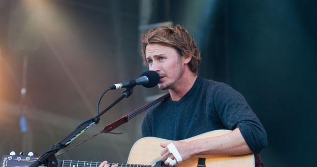 Ben Howard na scenie - fot. Zak Hussein /Getty Images