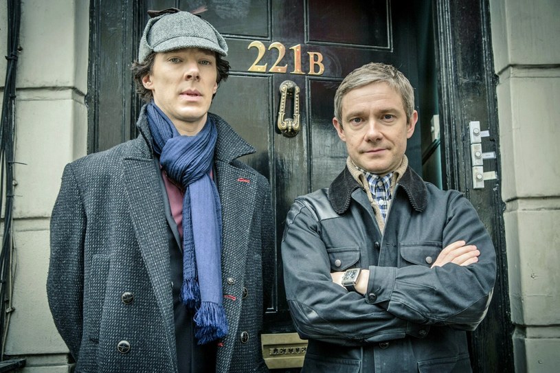 Benedict Cumberbatch i Martin Freeman w serialu "Sherlock" /Hartswood Films/REX /East News