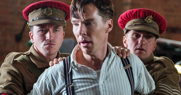 Benedict Cumberbatch jako Alan Turing w scenie z filmu "Gra tajemnic" /materiały dystrybutora