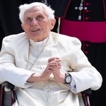 Benedykt XVI jest "bardzo chory". Franciszek poprosił o modlitwę