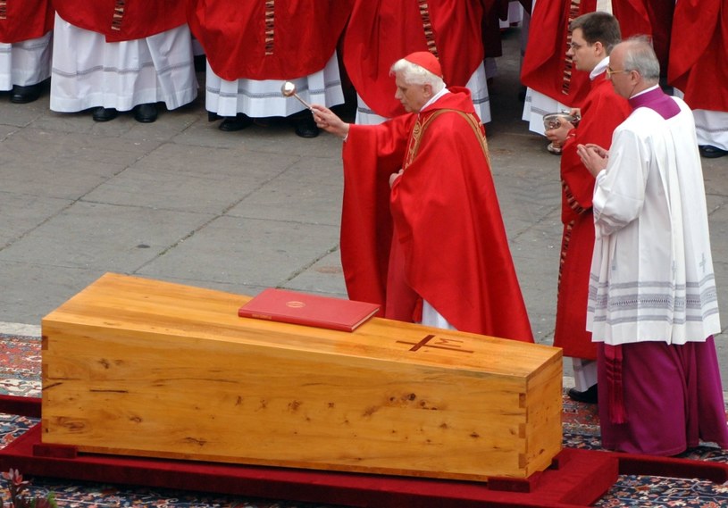 Benedykt XVI nie żyje. Odszedł o godz. 9.34