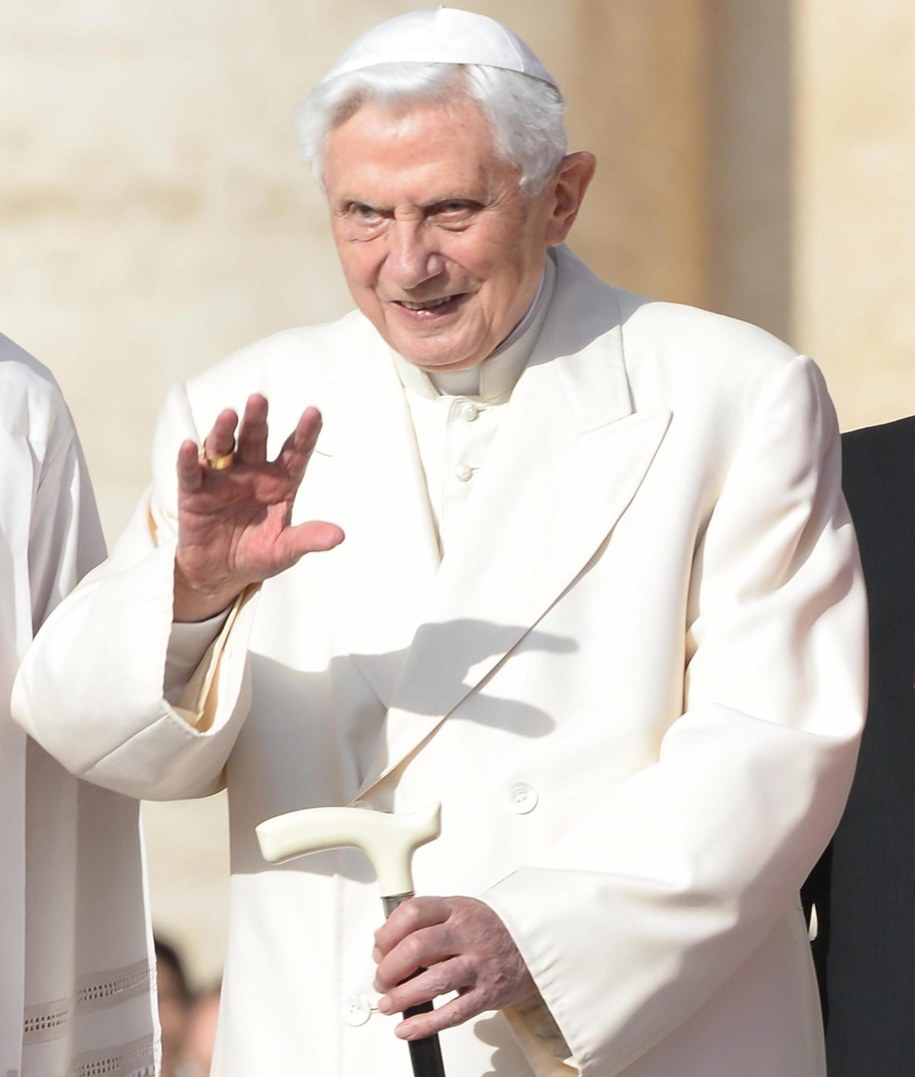 Benedykt XVI /PAP/ EPA/MAURIZIO BRAMBATTI  /PAP/EPA