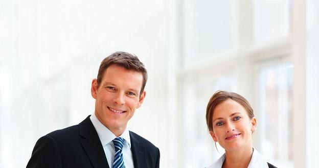 Benefity są sposobem na przyciągnięcie i zatrzymanie pracowników /123RF/PICSEL