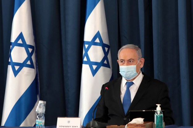 Benjamin Netanjahu podczas spotkania rządu /REUTERS/Gali Tibbon/Pool /PAP