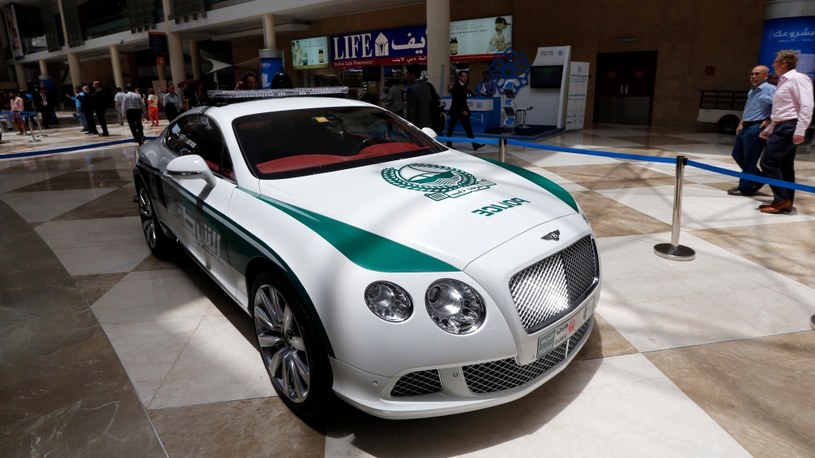 Bentley Continental GT - nowe cacko policji w Dubaju /AFP