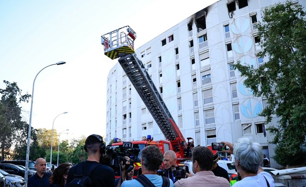 Benzyna na klatce schodowej. Nowe informacje ws. pożaru w Nicei 