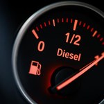 Benzyna tanieje, diesel drożeje