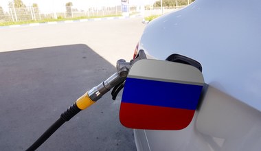 Benzyna w Rosji coraz tańsza, sankcje zwiększają podaż krajową