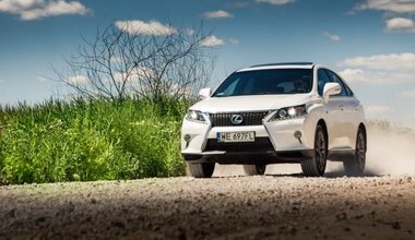 Benzynowy Lexus RX. Czy tylko dla szejka?