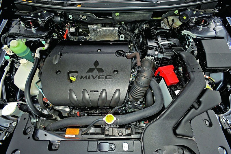 Benzynowy silnik 1.8 MIVEC pali za dużo jak na osiągi, które zapewnia. /Motor
