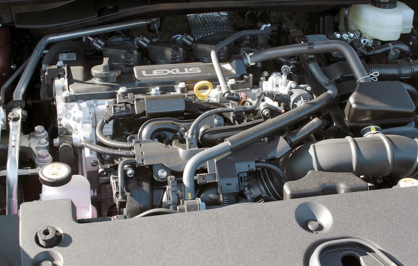 Benzynowy silnik Lexusa LBX ma 1,5 l pojemności i 3 cylindry. Układ hybrydowy rozwija 136 KM i 185 Nm /Paweł Rygas /INTERIA.PL