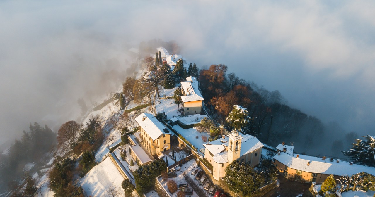 Bergamo to świetne miejsce na zimowy wyjazd. Jedną z atrakcji miasta jest wzgórze San Vigilio. /Pixel