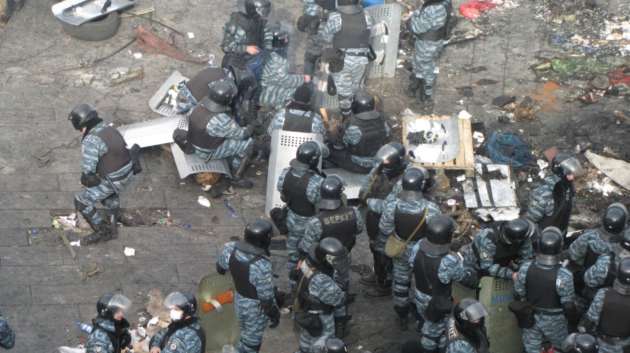 Berkut nie wpuszcza nikogo na Majdan /Przemysław Marzec /RMF FM