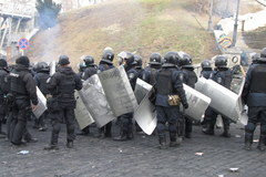 Berkut odciął dostęp do Majdanu