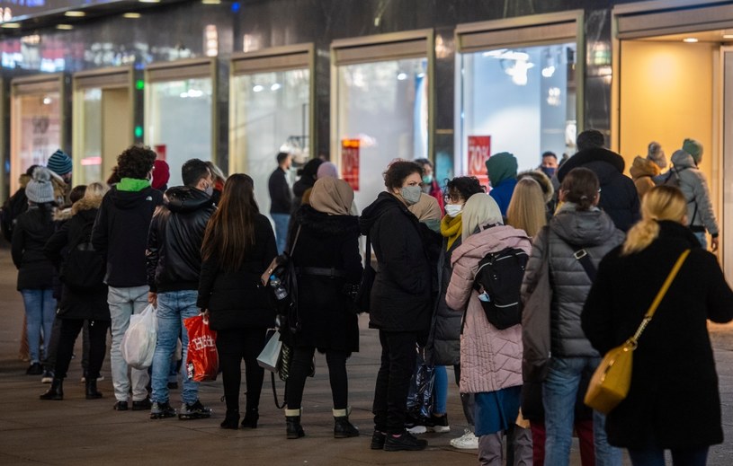 Berliner na dzień przed Lockdown / AFP