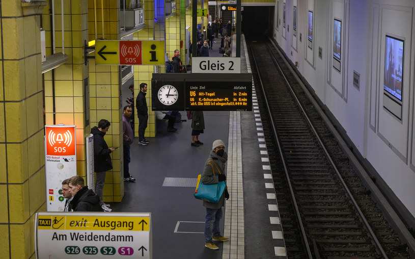 Berlińskie metro w czasie epidemii /AFP
