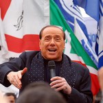 Berlusconi pokazał się pierwszy raz od czasu hospitalizacji. Owacje na stojąco
