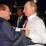 Berlusconi przyjął od Putina 20 butelek wódki. KE: Naruszenie sankcji