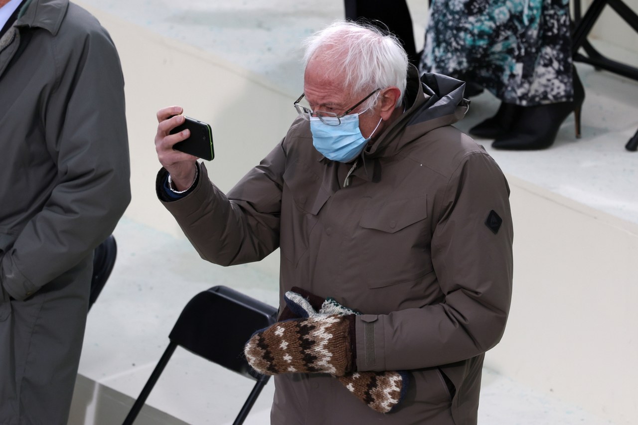 Bernie Sanders i jego rękawice. To on skradł show podczas zaprzysiężenia Joe Bidena