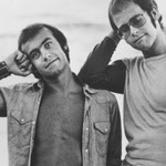 Bernie Taupin napisał setki przebojów dla Eltona Johna. Opowie ich historię w autobiografii