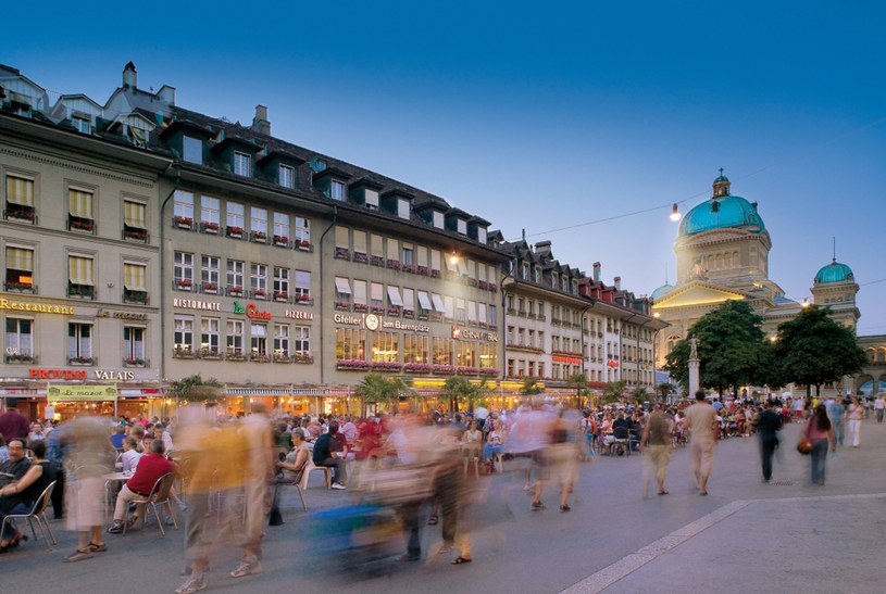 Berno - Baerenplatz w centrum miasta /Switzerland Tourism