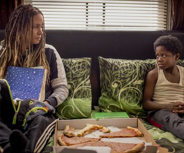 Berry ujawniła, że tytułowa rola na początku miała trafić do Blake Lively. "Ale ona zdecydowała, że to nie jest rola dla niej. Gdy tylko dostałam scenariusz, bardzo spodobała mi się ta historia, jednak rola została napisana z myślą o białej dwudziestokilkuletniej dziewczynie. Cały czas chodził mi po głowie pomysł, by przerobić scenariusz. Zastanawiałam się, czy to ktoś taki jak ja mógłby zagrać tę postać. I doszłam do wniosku, że to może się udać, że ciekawie byłoby nakręcić film o kobiecie w średnim wieku, która walczy nie o kolejną szansę, lecz o tę ostatnią" - wyjaśniła gwiazda.