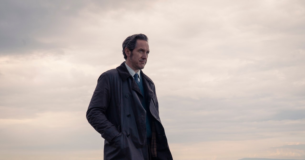 Bertie Carvel w serialu "Dalgliesh" /Christopher Barr / © New Pictures & A3MI / Epic Drama /materiały prasowe