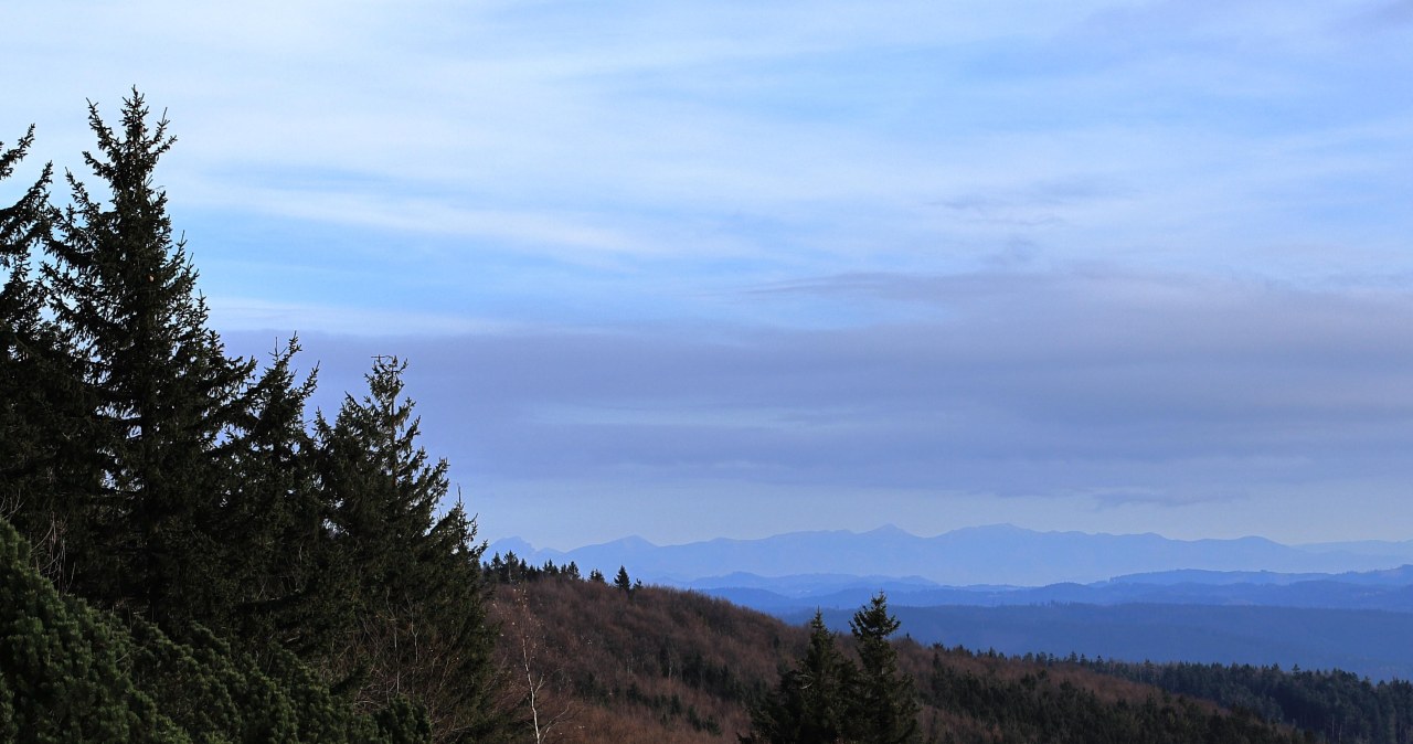 Beskid Morawsko-Śląski to malownicze widoki, łatwe szlaki oraz wspaniałe miejsca, takie jak Przełęcz Pustevny /East News