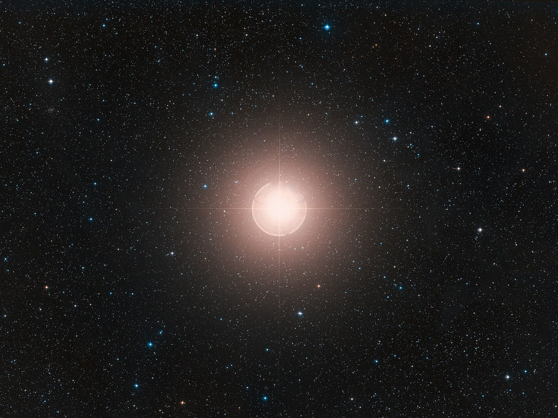 Betelgeza to jedna z najjaśniejszych gwiazd na niebie /materiały prasowe