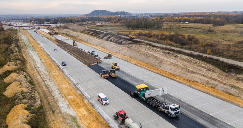 Betonowanie obwodnicy Częstochowy /GDDKiA