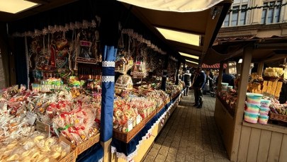 Betonowe zapory na jarmarkach świątecznych w Krakowie. Chodzi o bezpieczeństwo 