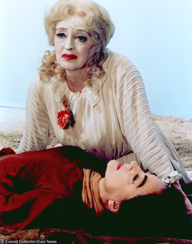 Bette Davis w filmie "Co się zdarzyło Baby Jane?" /Everett Collection /East News