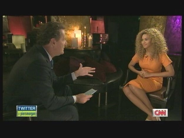 Beyonce podczas wywiadu z Piersem Morganem /