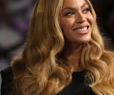 Beyoncé zaprosiła Miley Cyrus na scenę. To debiut piosenki "II Most Wanted"
