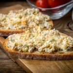 Bez ości i zanieczyszczeń, zdrowsza od łososia. Pasta z tej ryby to kulinarny majstersztyk