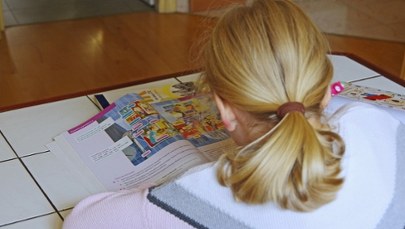 Bez prac domowych jest lepiej czy gorzej? Ważny raport już w ministerstwie