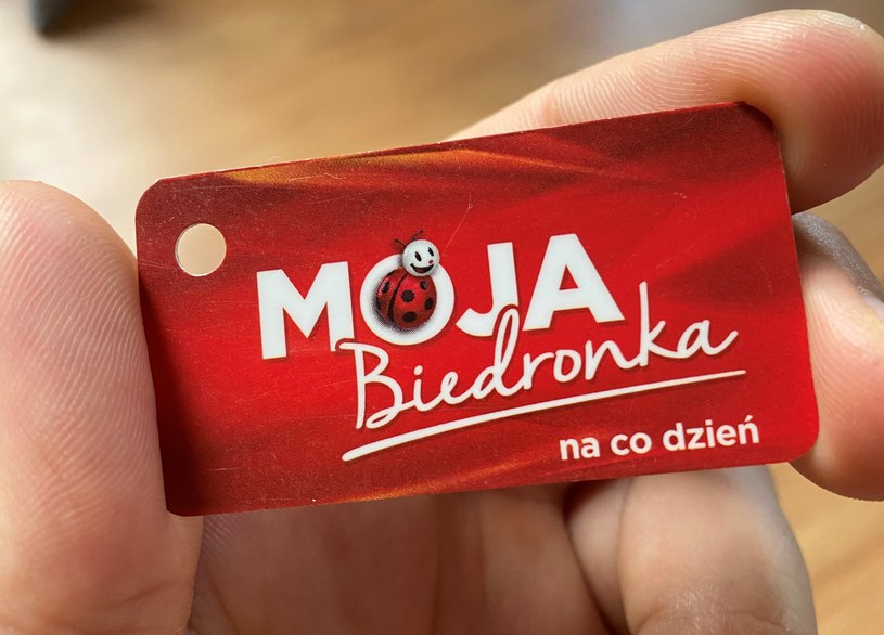 Bez rejestracji karta Moja Biedronka nie będzie naliczać rabatów przy kasie. /Przemysław Terlecki /INTERIA.PL