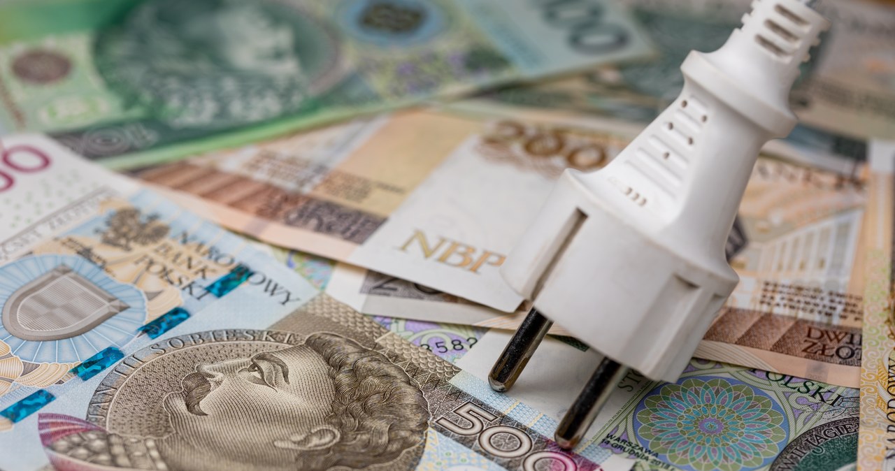 Bez zamrożenia cen prądu w przyszłym roku miesięczne rachunki mogą wzrosnąć o 68 proc., tj. o dodatkowe 100 złotych /123RF/PICSEL
