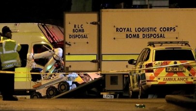 Bezdomny pomagał ofiarom zamachów i je okradał