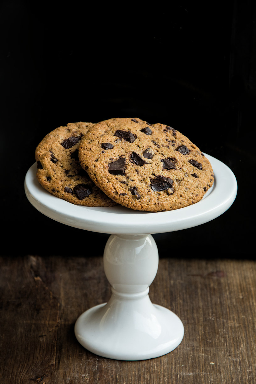 Bezglutenowe chocolate chip cookies /materiały prasowe