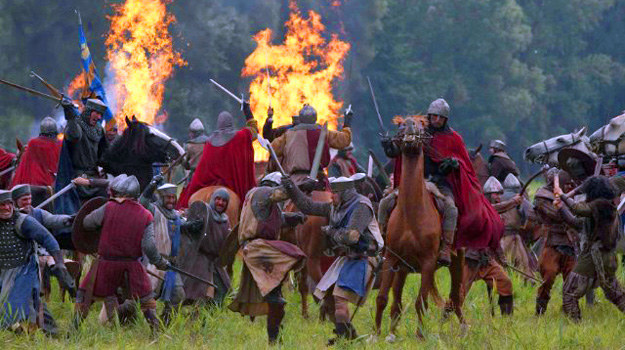 Bezkompromisowa walka o władzę i krwawe bitwy to codzienność średniowiecznej Anglii. /materiały prasowe