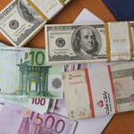 Bezpardonowy atak na handlarzy walutą