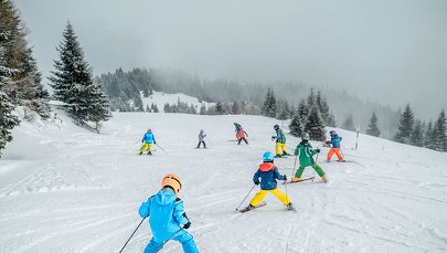 "Bezpieczne ferie 2023". W Śląskiem całodobowy telefon interwencyjny