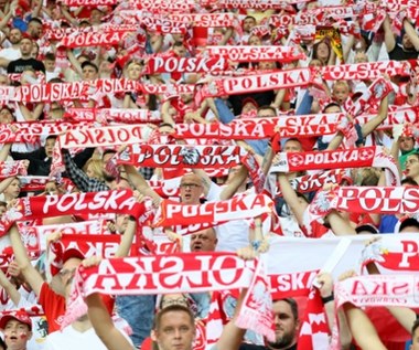 Bezpłatna komunikacja i zamknięte ulice. Warszawa szykuje się na mecz Polaków